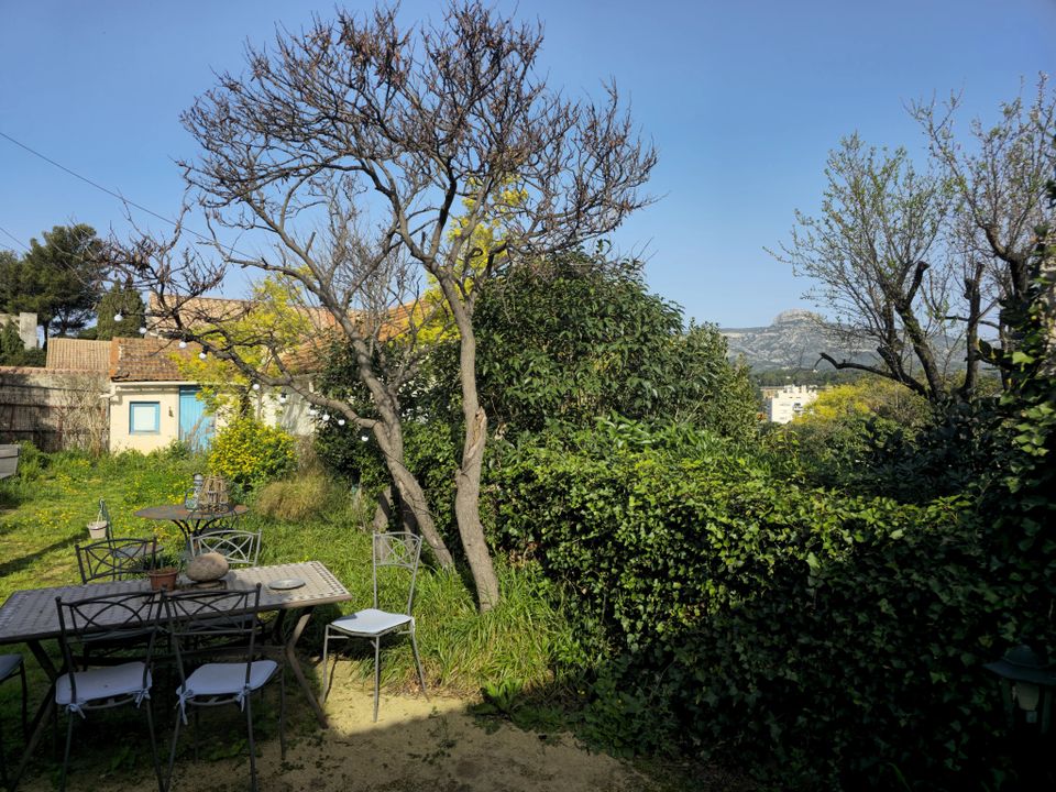 Villa i Aubagne en Provence, Bouches-du-Rhone - foto 1