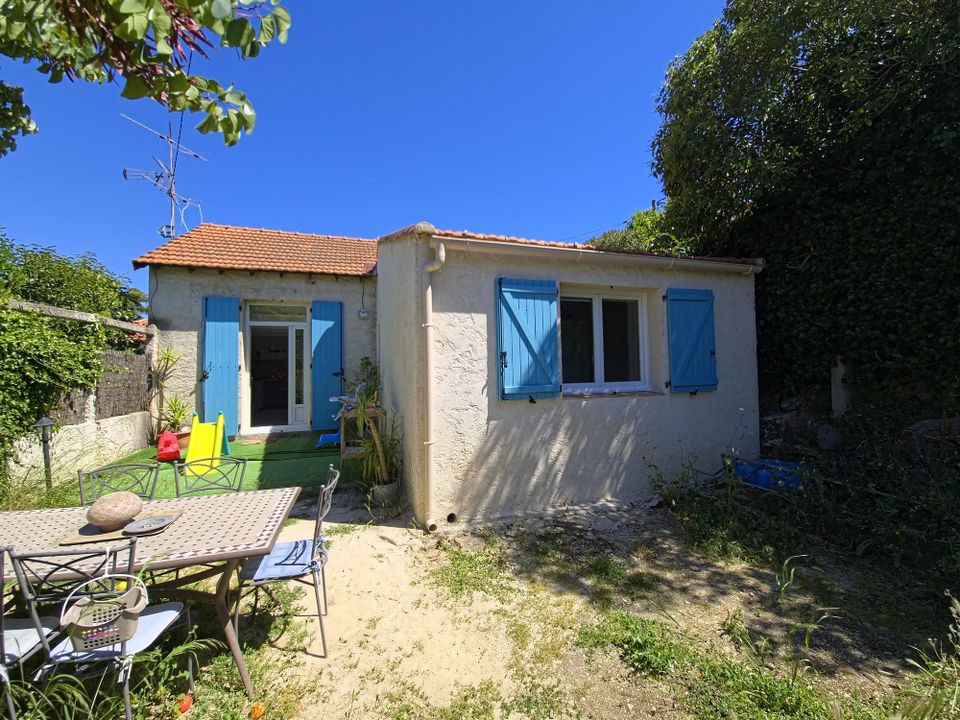 Villa i Aubagne en Provence, Bouches-du-Rhone - foto 2