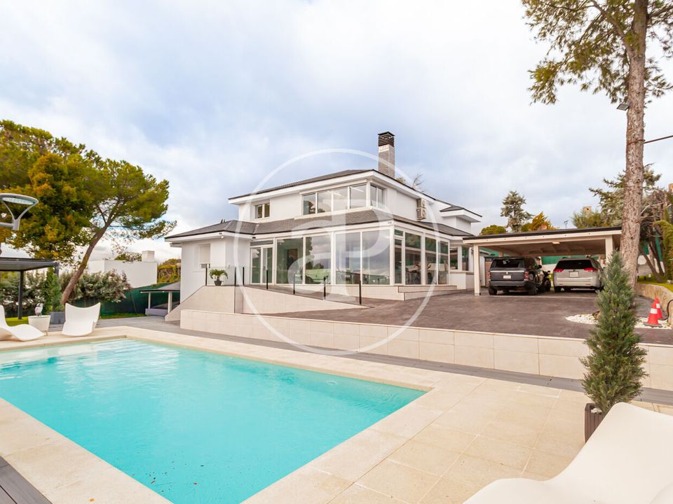 Villa i Las Rozas De Madrid, Madrid - foto 1