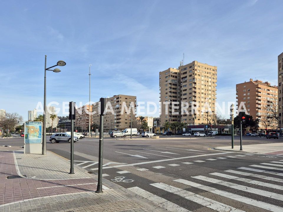 Lejlighed i Valencia, Valencia - foto 1
