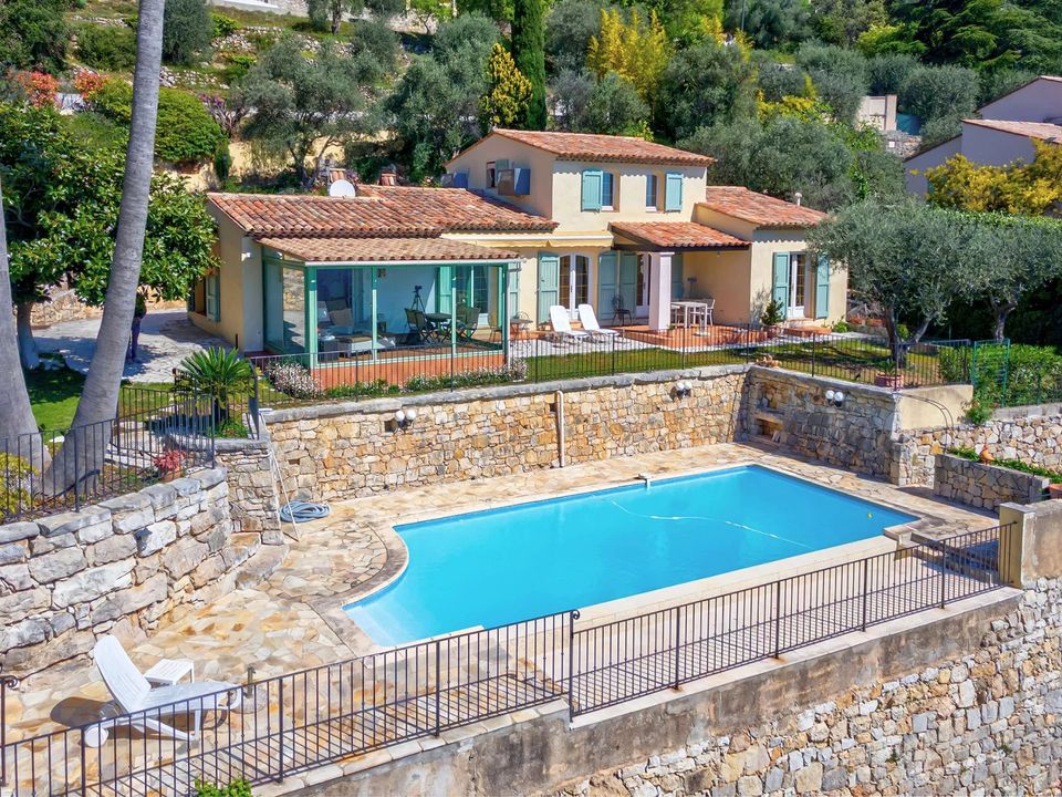 Villa en Le Tignet, Alpes-Maritimes - foto 1