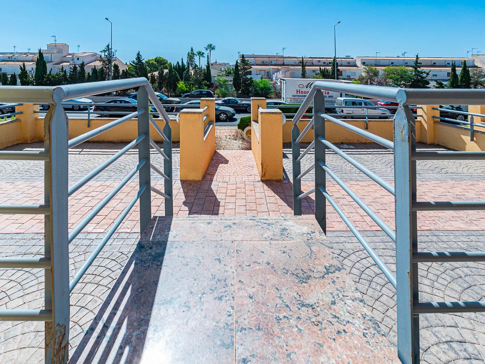 Erhvervsejendom i La Zenia, Alicante - foto 5