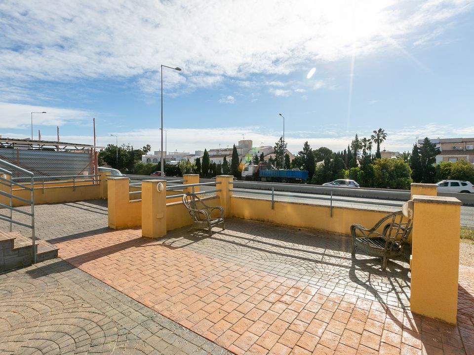 Erhvervsejendom i La Zenia, Alicante - foto 3