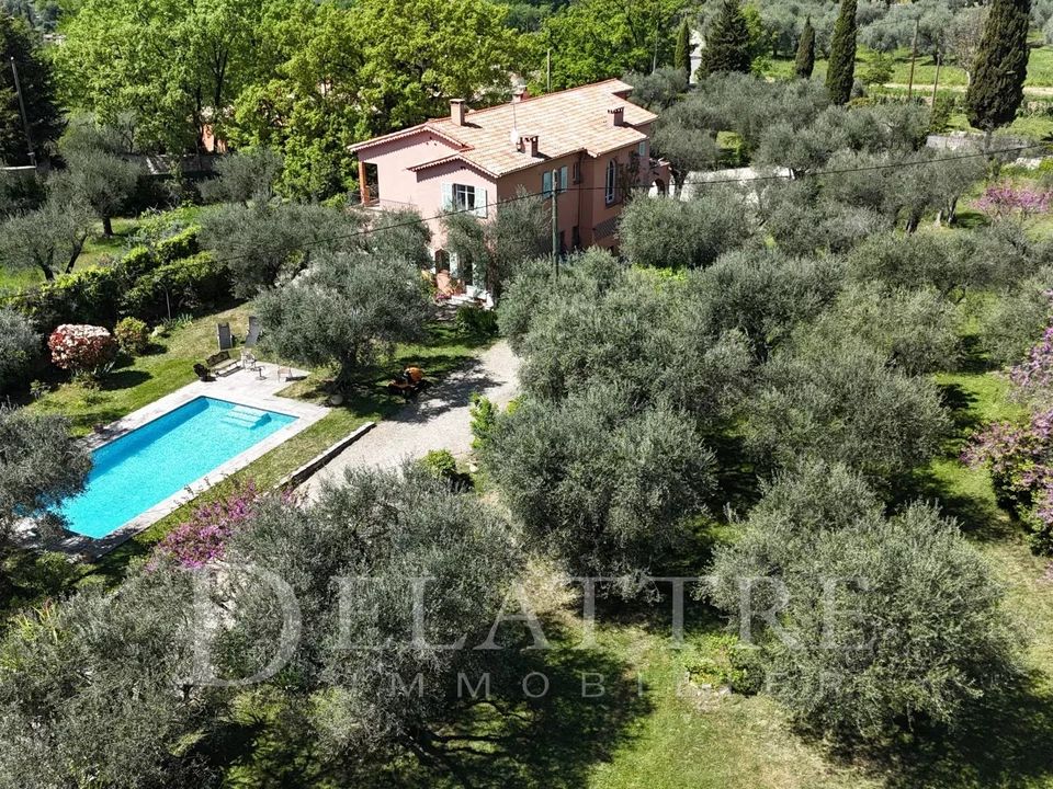 Villa i Chateauneuf-Grasse, Alpes-Maritimes - foto 1