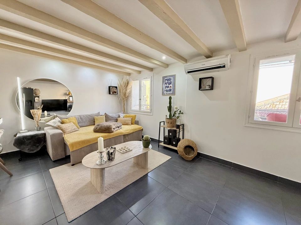 Landejendom i Saint-Laurent-du-Var, Alpes-Maritimes - foto 1