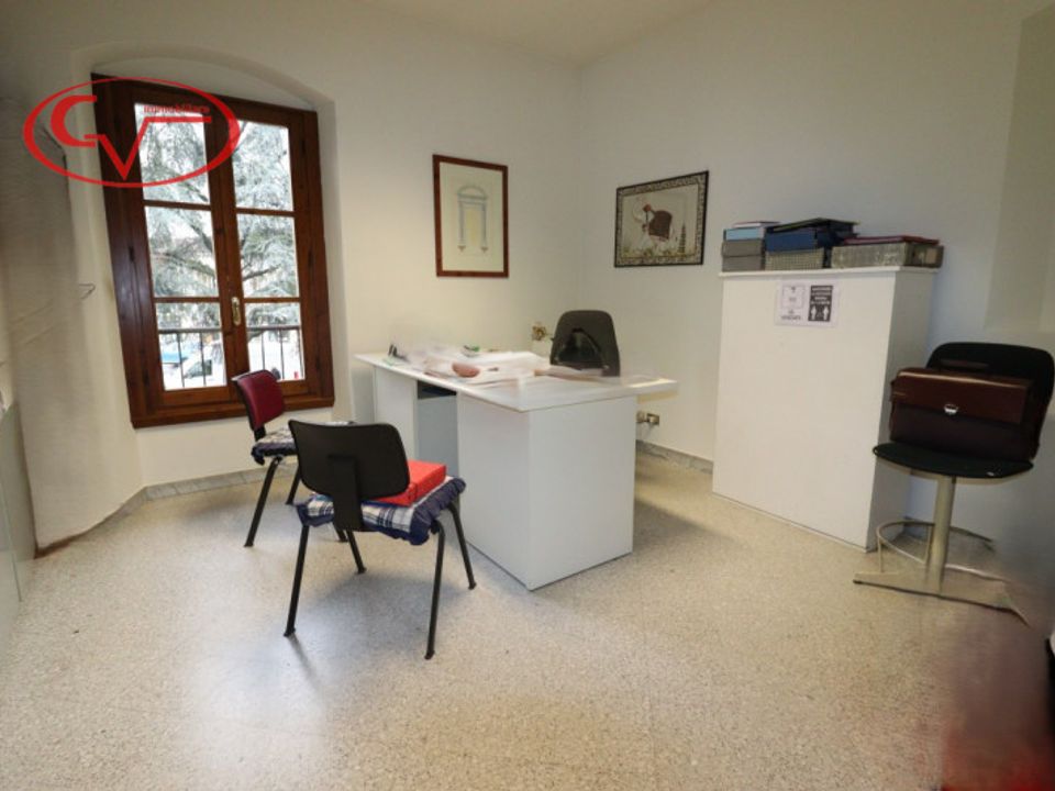 Erhvervsejendom i Montevarchi, Arezzo - foto 2