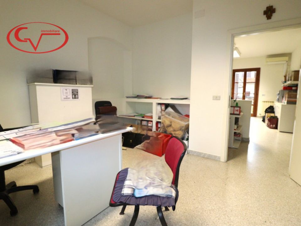 Erhvervsejendom i Montevarchi, Arezzo - foto 3