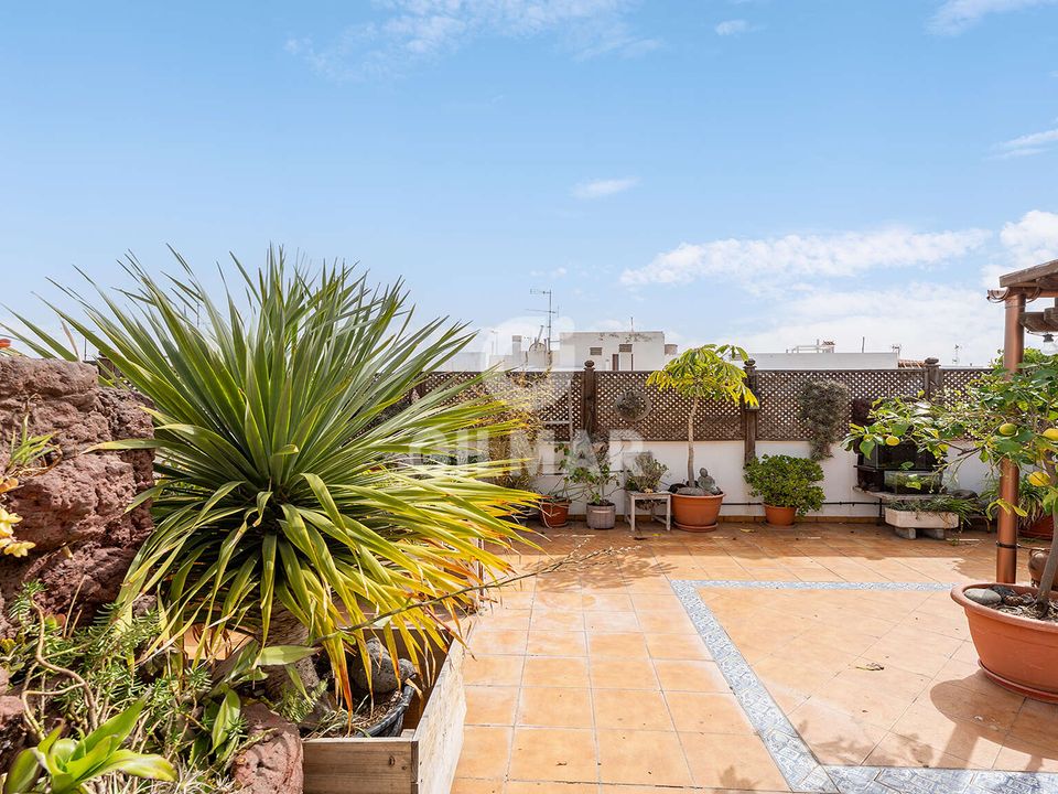 Apartment in Las Palmas De Gran Canaria, Gran Canaria - photo 3