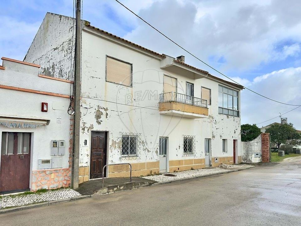 Commercial property in Palmela, Setubal - photo 1