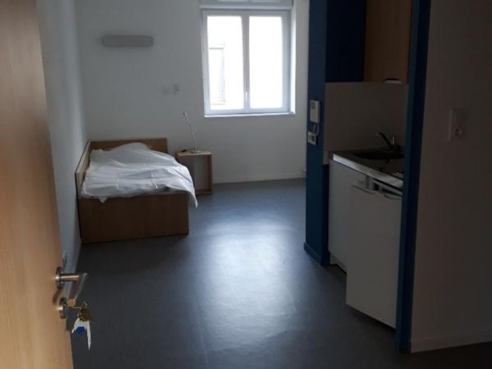 Apartment in Oyonnax, Ain - photo 1