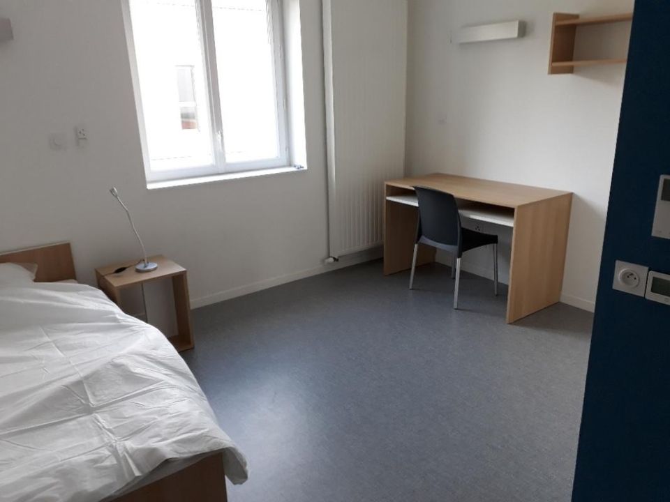 Apartment in Oyonnax, Ain - photo 3