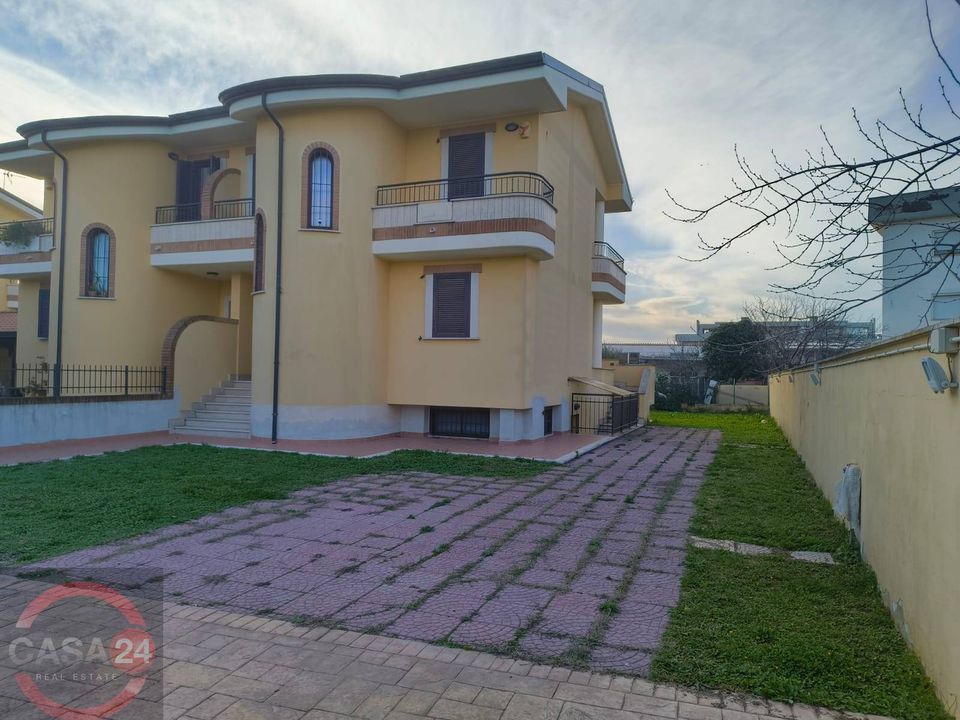 Villa i Latina, Latina - bilde 1