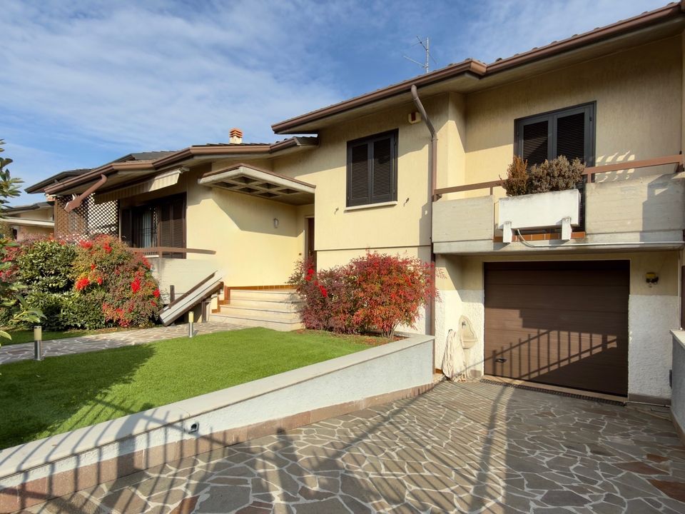 Casa de pueblo en San Zeno Naviglio, Brescia - foto 1
