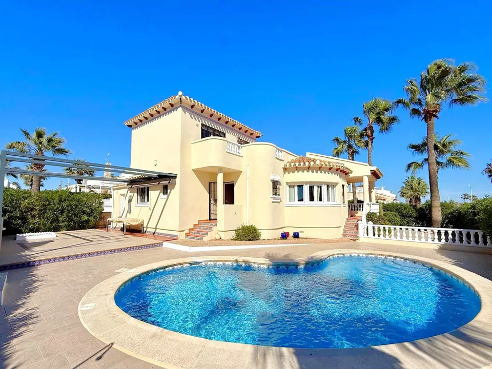 Villa in Los Dolses, Alicante - photo 1