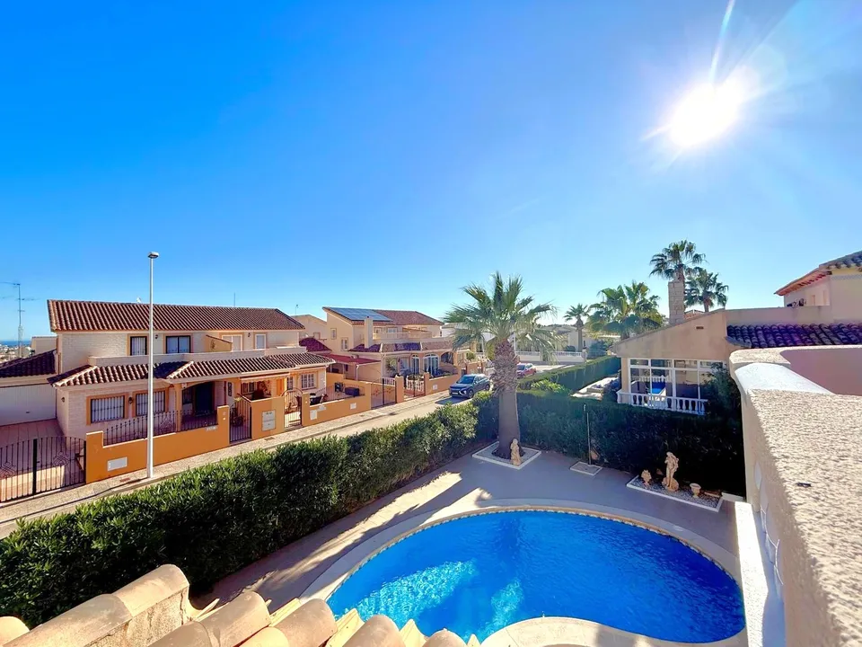 Villa in Los Dolses, Alicante - photo 3