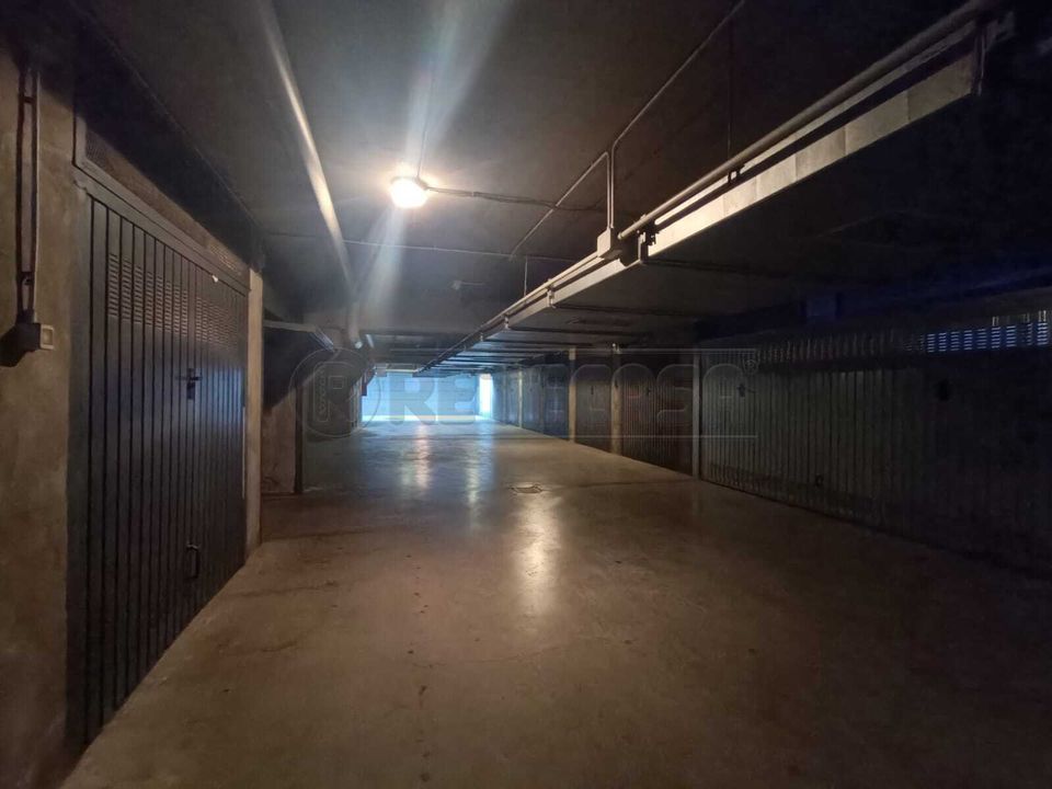 Garage i Cremona, Cremona - foto 4