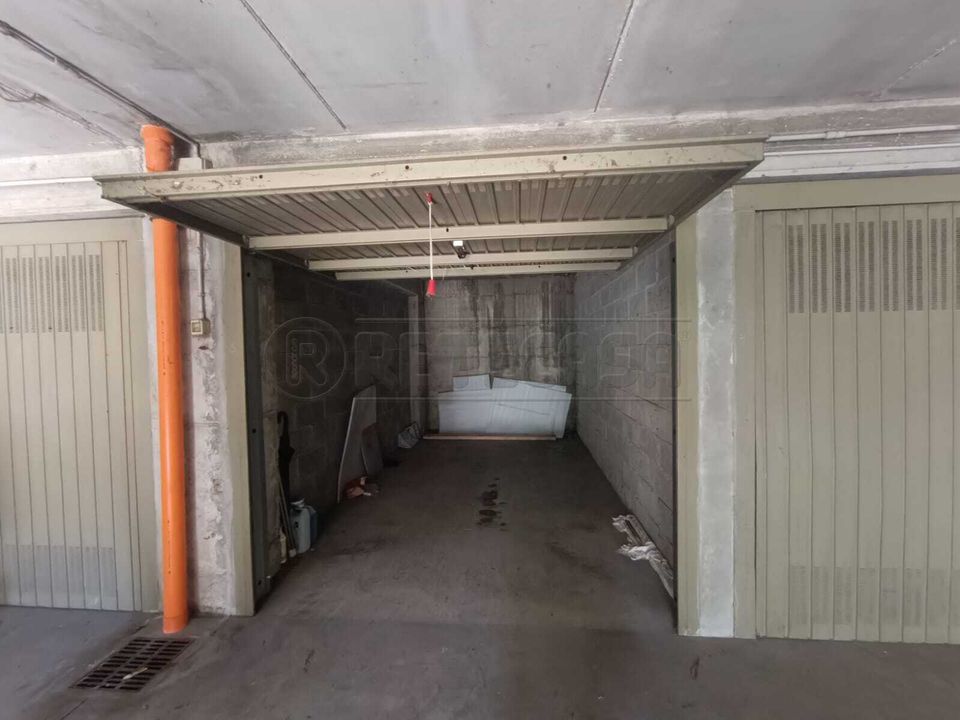 Garage i Cremona, Cremona - foto 1