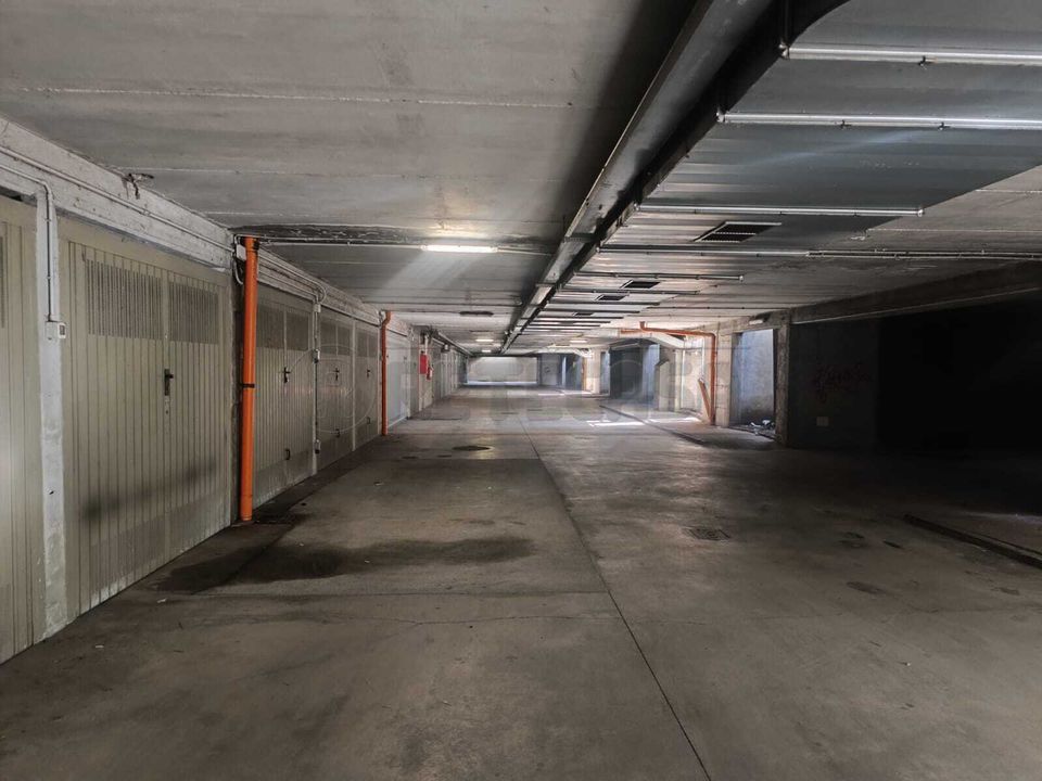 Garage i Cremona, Cremona - foto 3
