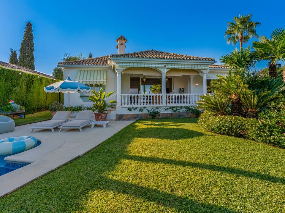 Villa i El Paraiso, Malaga - foto 1