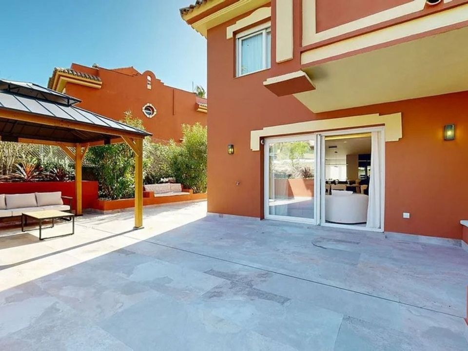 Casa de cidade em Atalaya Isdabe, Malaga - foto 3