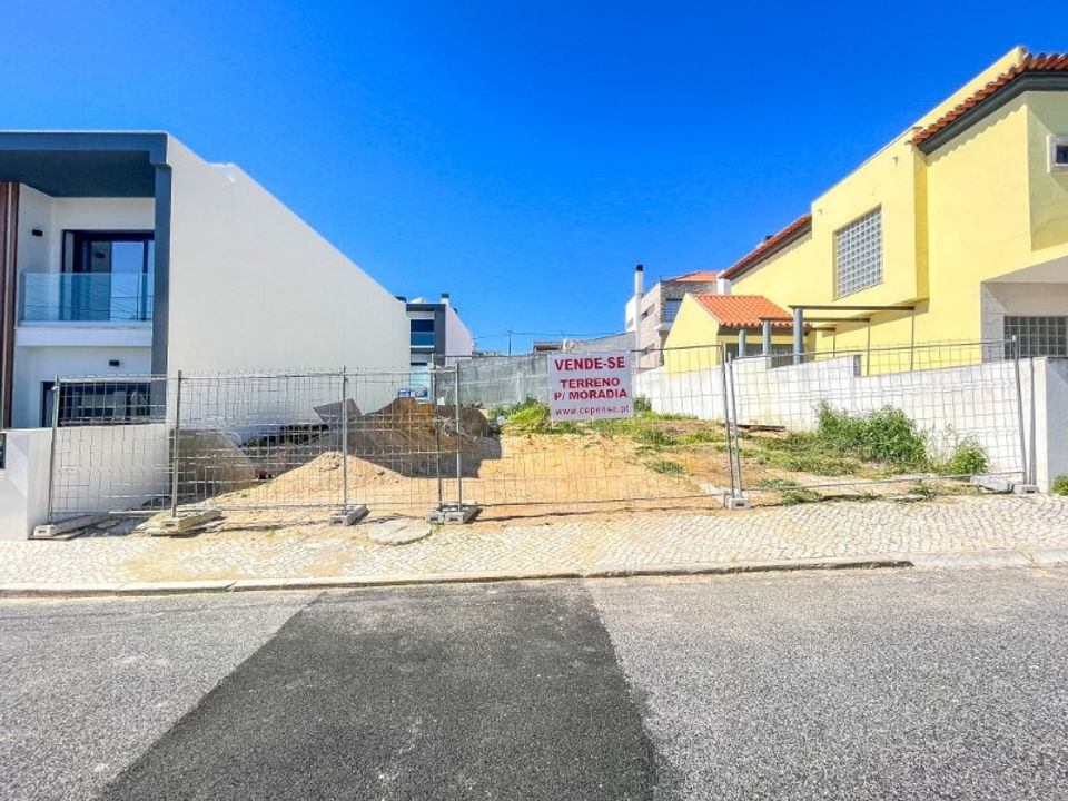 Helårsgrund i Santa Iria de Azoia, Lisbon - foto 1