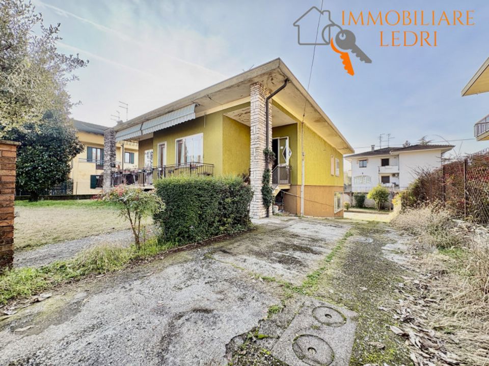 Villa en Villafranca di Verona, Verona - foto 1