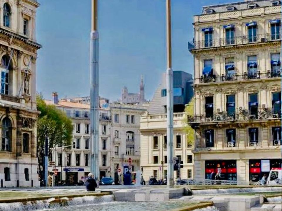 Erhvervsejendom i Marseille, Bouches-du-Rhone - foto 1
