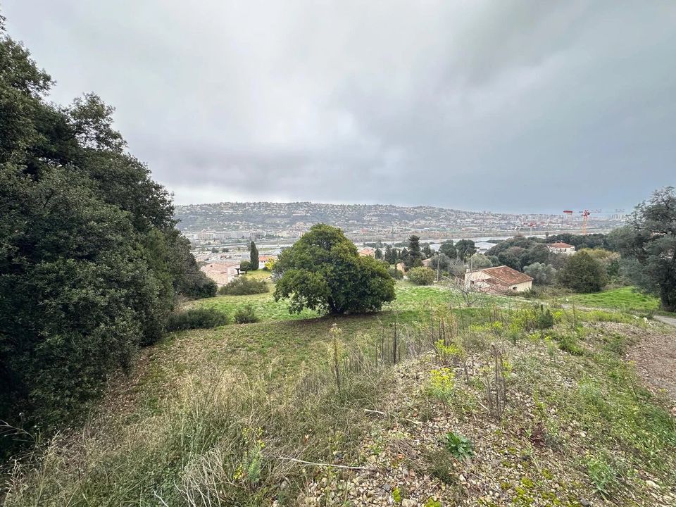 Tomt i Saint-Laurent-du-Var, Alpes-Maritimes - bilde 1