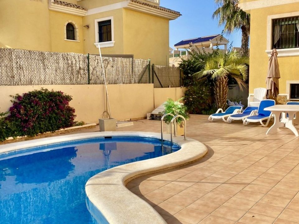 Villa i Villamartin, Alicante - foto 1