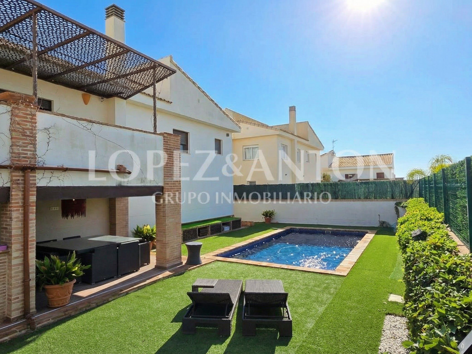 Villa i San Antonio De Benageber, Valencia - foto 1
