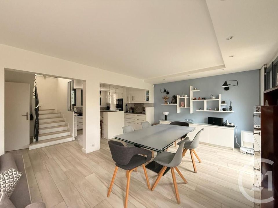 Bungalow i Fontenay-sous-Bois, Val-de-Marne - foto 1