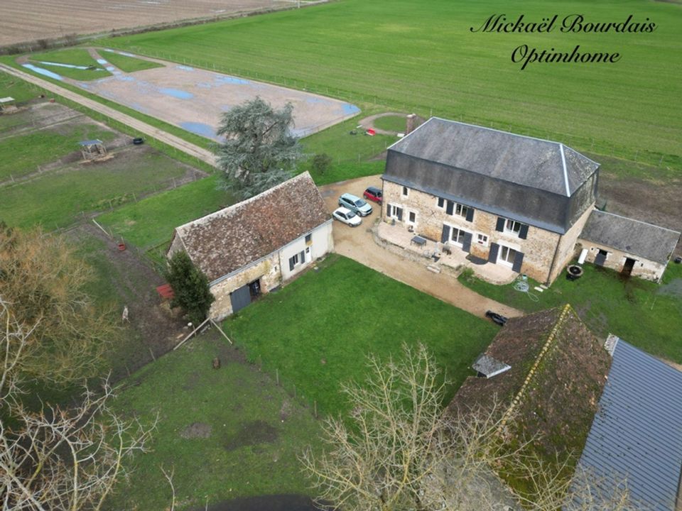 Villa i Luché-Pringé, Sarthe - bilde 1
