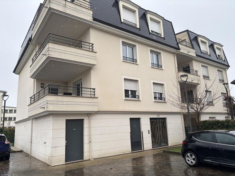 Lejlighed i Sainte-Geneviève-des-Bois, Essonne - foto 1