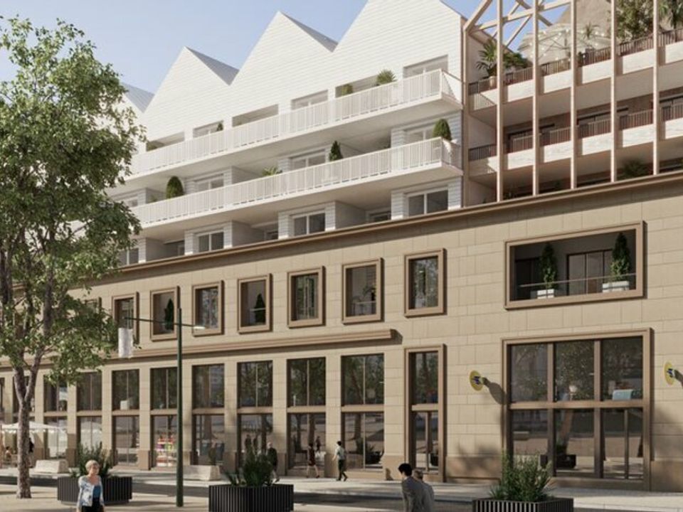 Commercial property in Lorient, Morbihan - photo 1