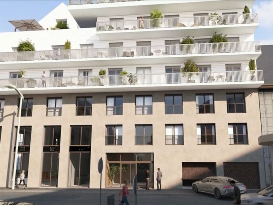 Commercial property in Lorient, Morbihan - photo 2