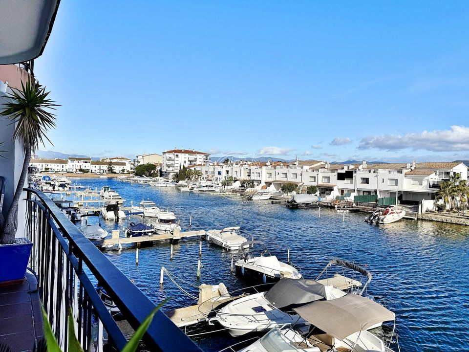 Lejlighed i Empuriabrava, Gerona - foto 2