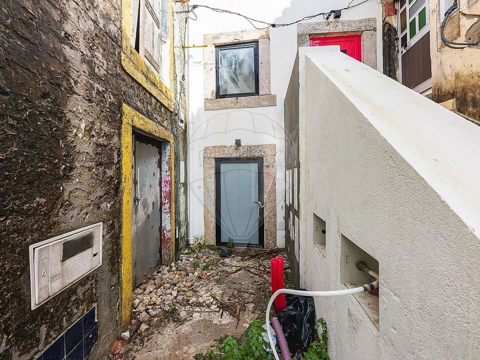 Commercial property in Seixal, Setubal - photo 3