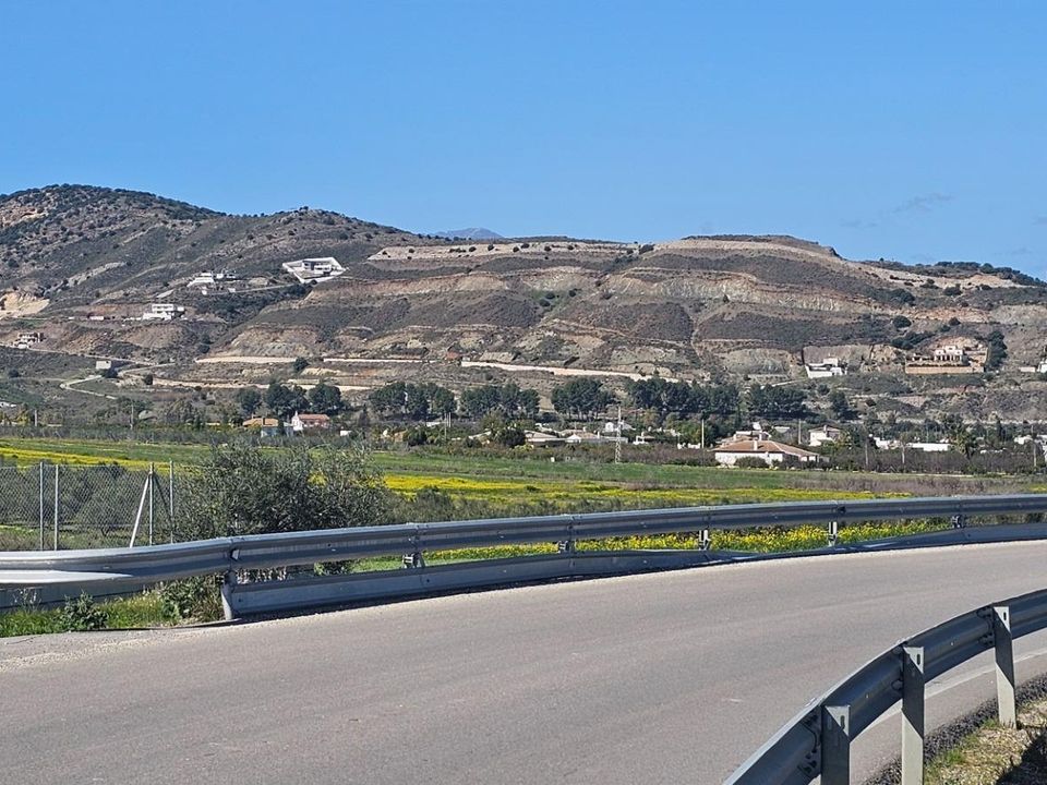 Helårsgrund i Alhaurin El Grande, Malaga - foto 1