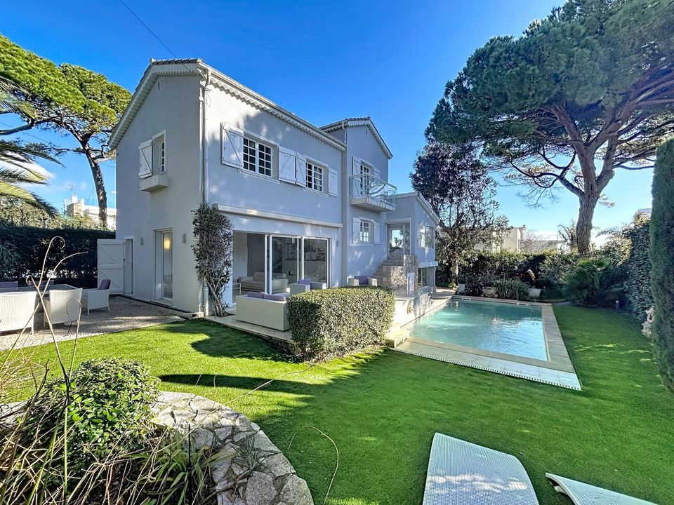 Villa i Antibes, Alpes-Maritimes - foto 1