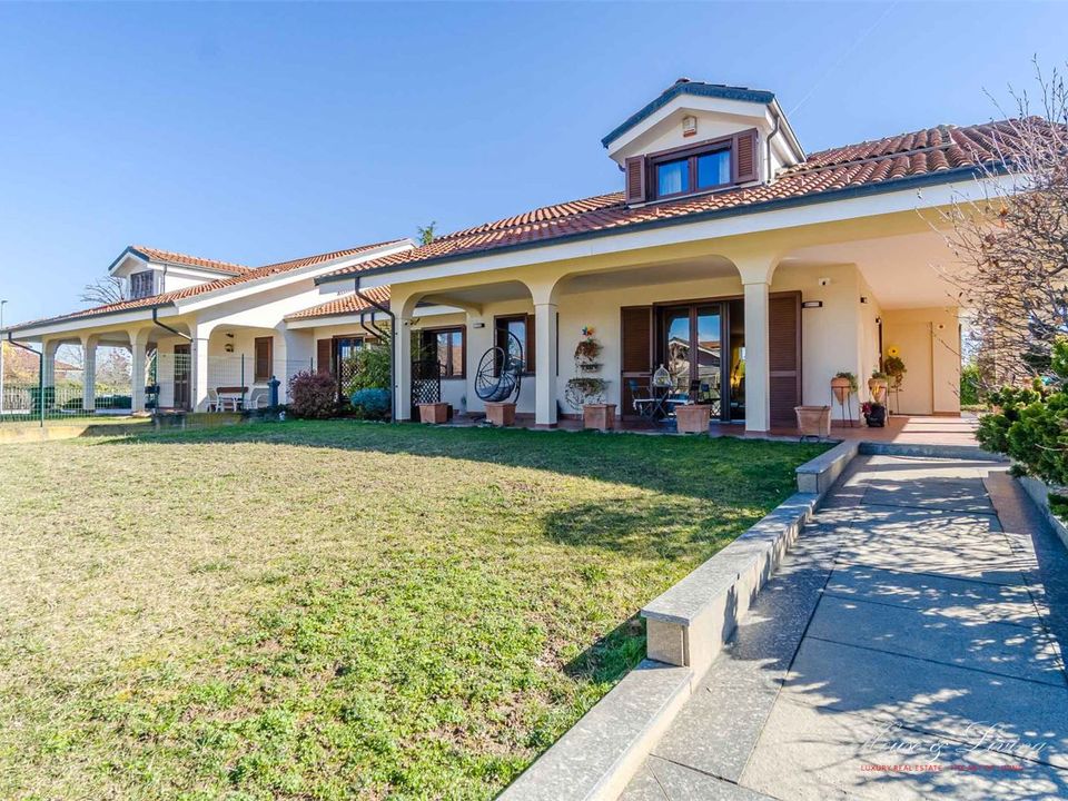 Villa a Orbassano, Turin - foto 1