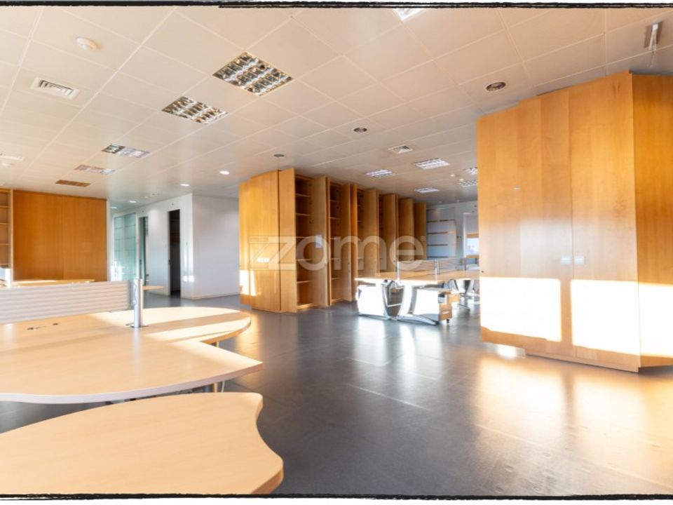 Commercial property in Rio de Mouro-Estacao, Lisbon - photo 5