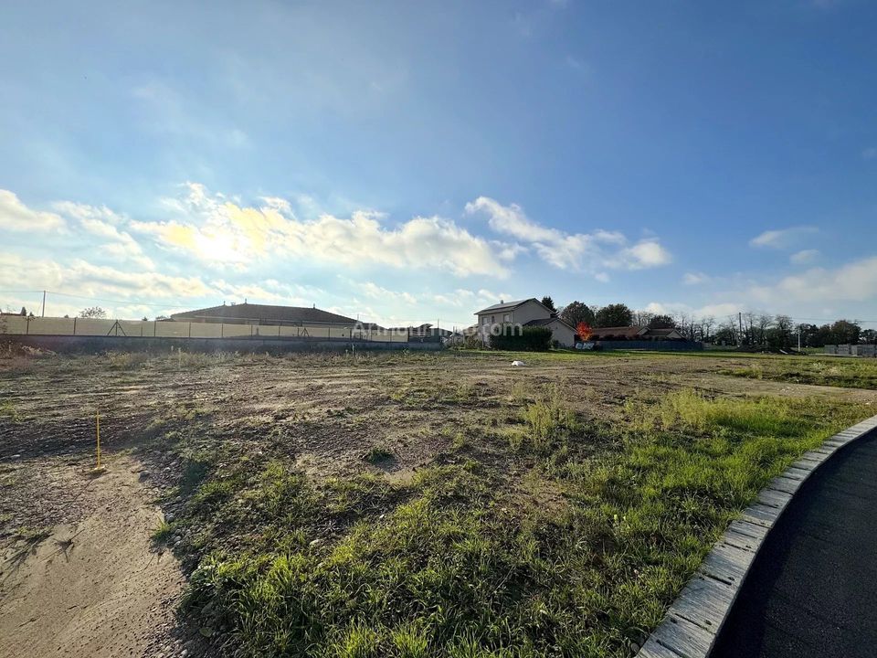 Helårsgrund i Morestel, Isere - foto 1