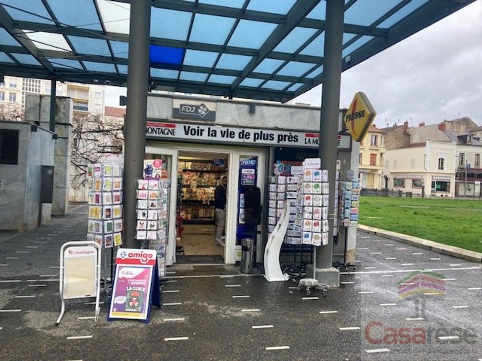 Erhvervsejendom i Vichy, Allier - foto 2