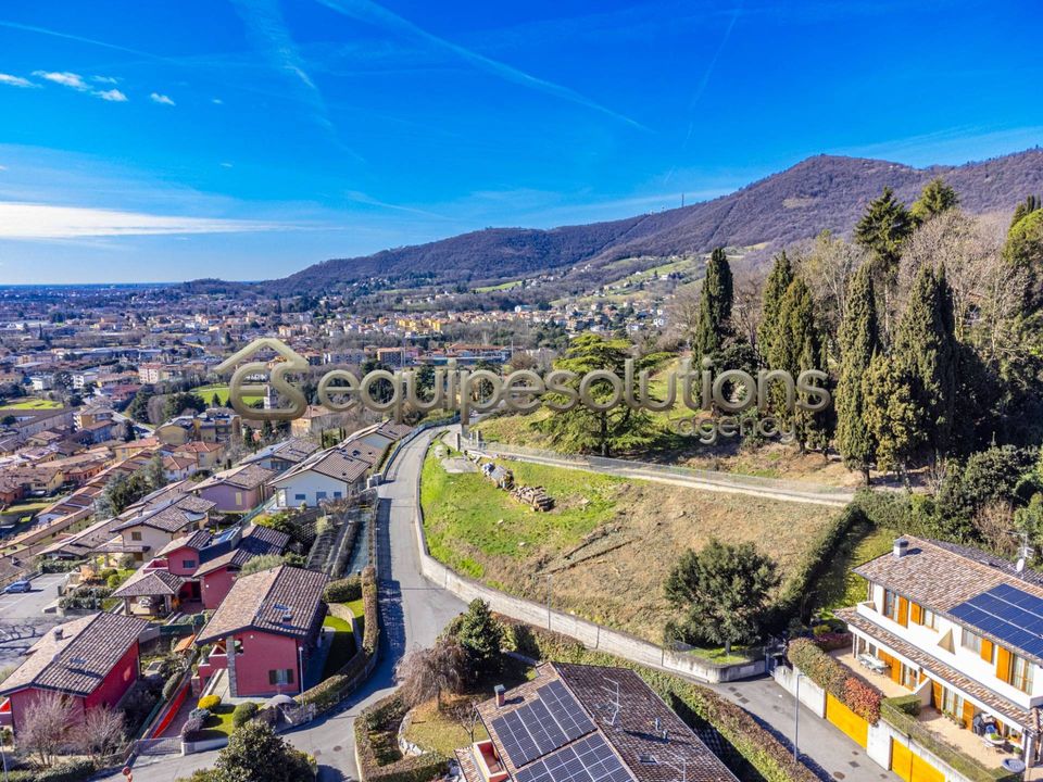 Helårsgrund i Alzano Lombardo, Bergamo - foto 1