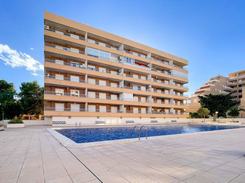 Lejlighed i Punta Prima, Alicante - foto 1