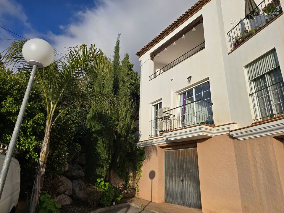 Landsbyhus i Alcaucin, Malaga - foto 1