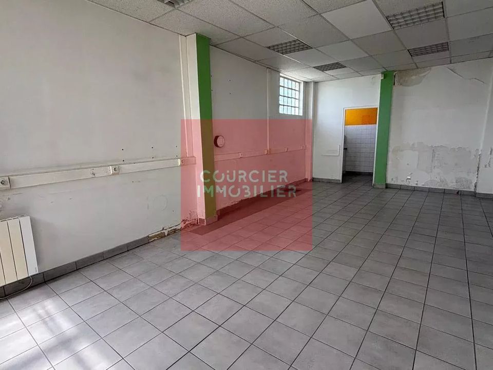 Erhvervsejendom i Le Mesnil-Saint-Denis, Yvelines - foto 2