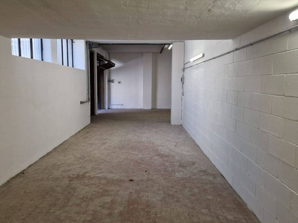 Parkeringsplass i Verderio, Lecco - bilde 5