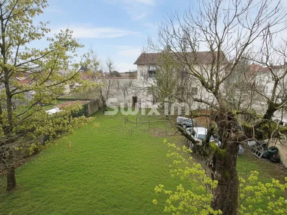 Landejendom i Ambérieu-en-Bugey, Ain - foto 1
