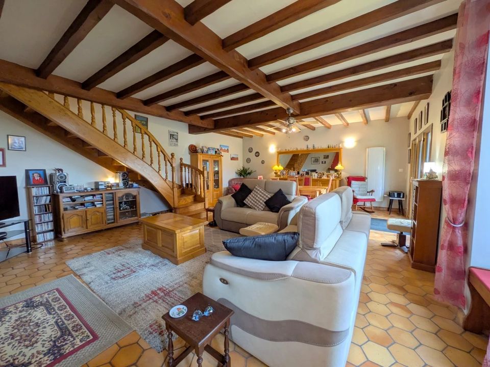 Casa de pueblo en Saint-Ciers-Du-Taillon, Charente-Maritime - foto 4